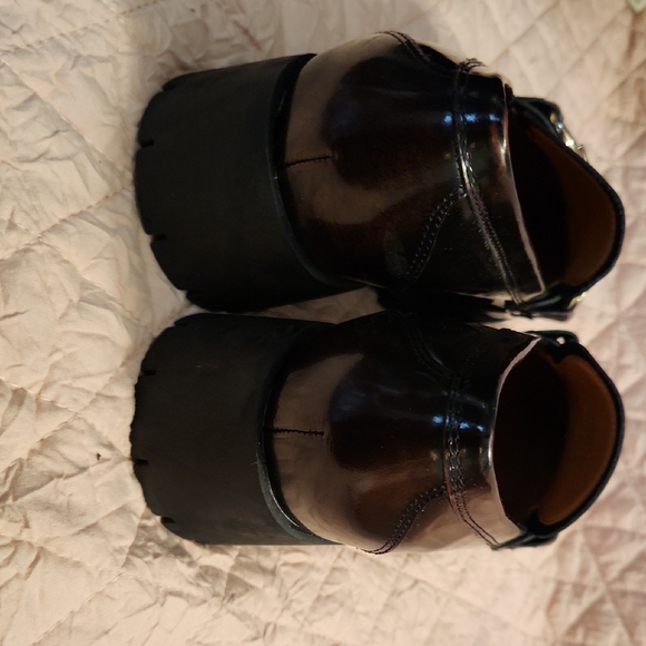 Marc Fisher Brown Loafers with Gold Accents - Picture 4 of 6